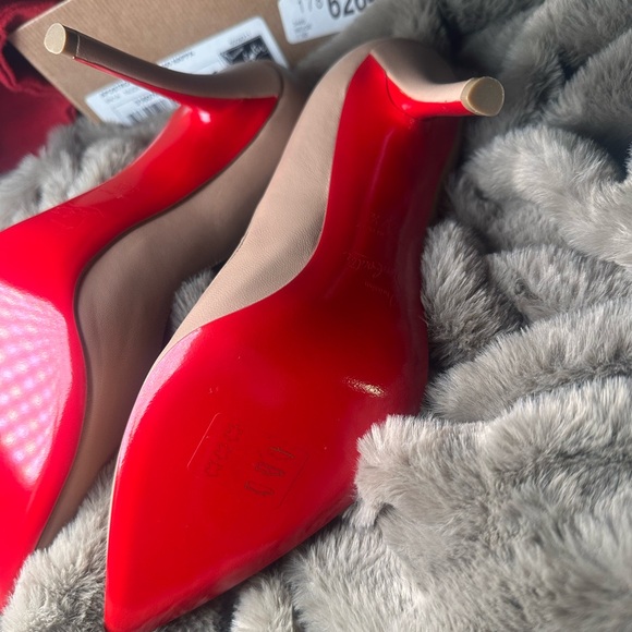 Christian Louboutin - Picture 7 of 11